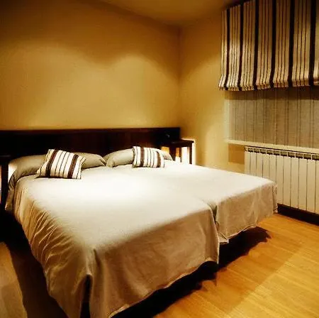 Guest house Hostau Era Claverola 2*